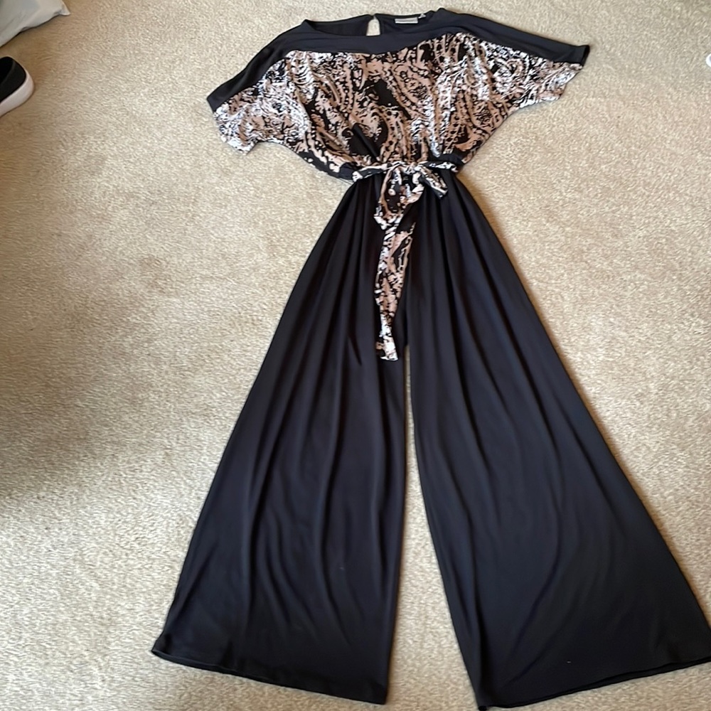Avenue Size 18/20 jumpsuit, print top,solid black pant with sash